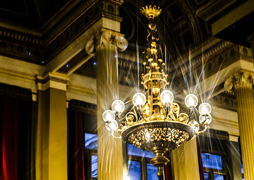 Large crystal chandelier. Photo.